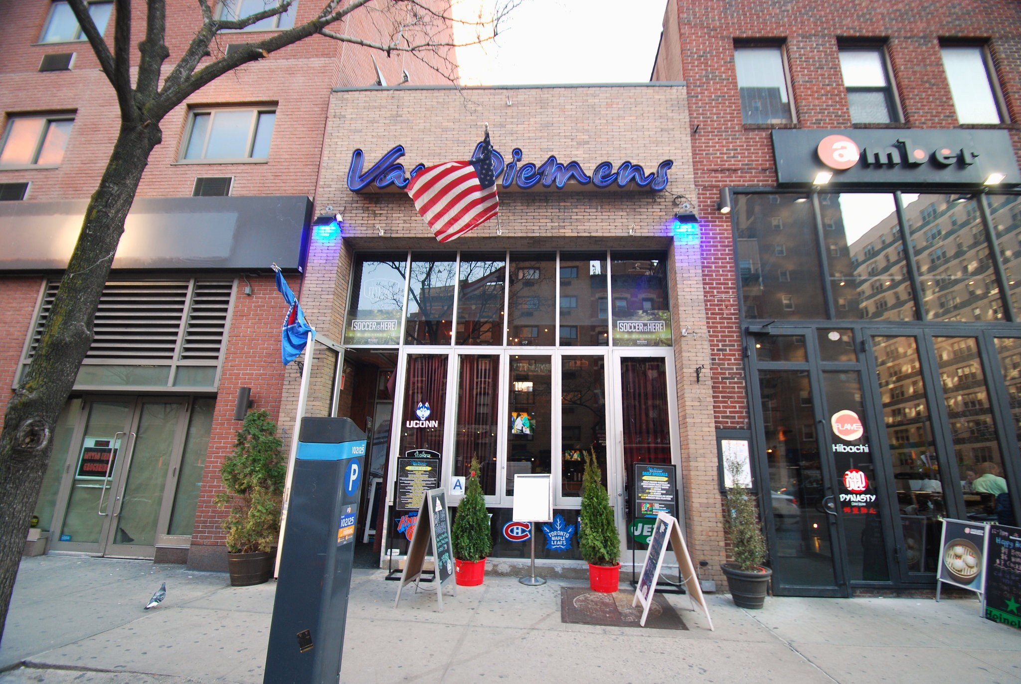 https://www.nytimes.com/2018/08/28/realestate/commercial/new-york-real-estate.html https://www.nytimes.com/2018/08/28/realestate/commercial/new-york-real-estate.html