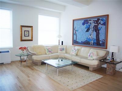Luxurious and loft-like one bedroom with two full baths and separate home office with glass door…. On the 33rd floor of the plush condo designed by the internationally acclaimed Philippe Starck, the a