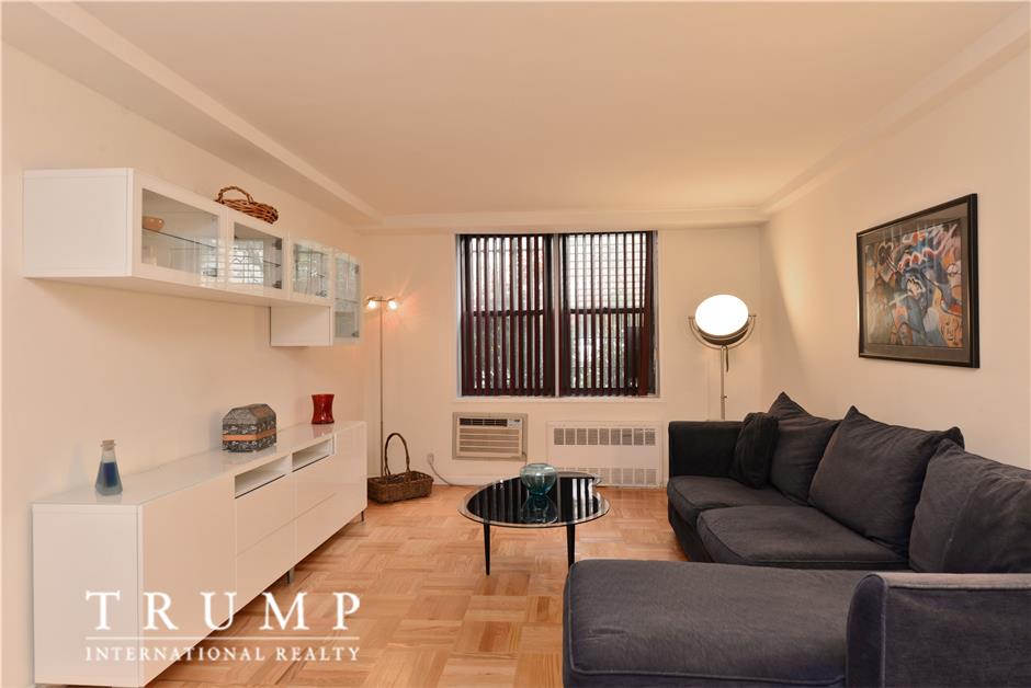 165 Christopher Street New York