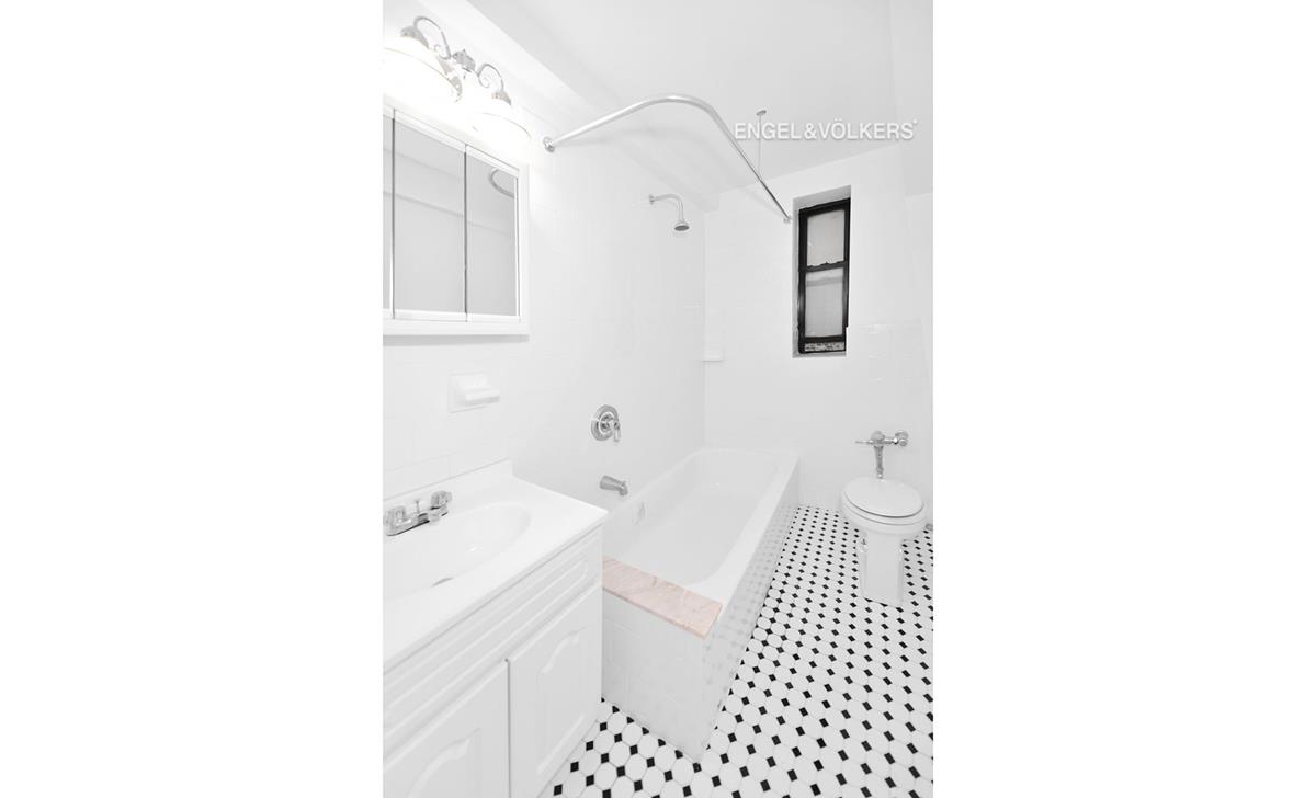 910 Grand Concourse, 2E, Bronx, NY 10451 (Rented NYStateMLS Listing 10492489)