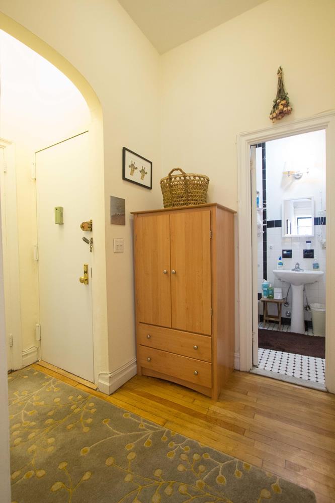 21 Bank Street Interior Photo
