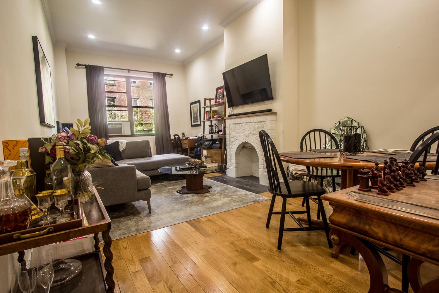 21 Bank Street Interior Photo