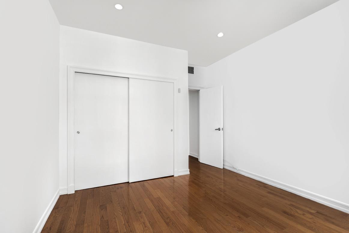 330 East 53rd Street Interior Photo