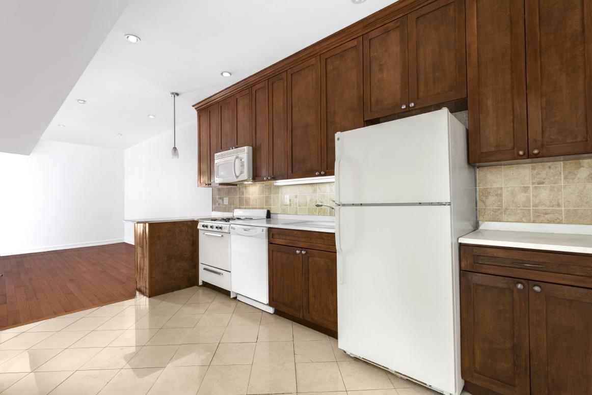 330 East 53rd Street Interior Photo