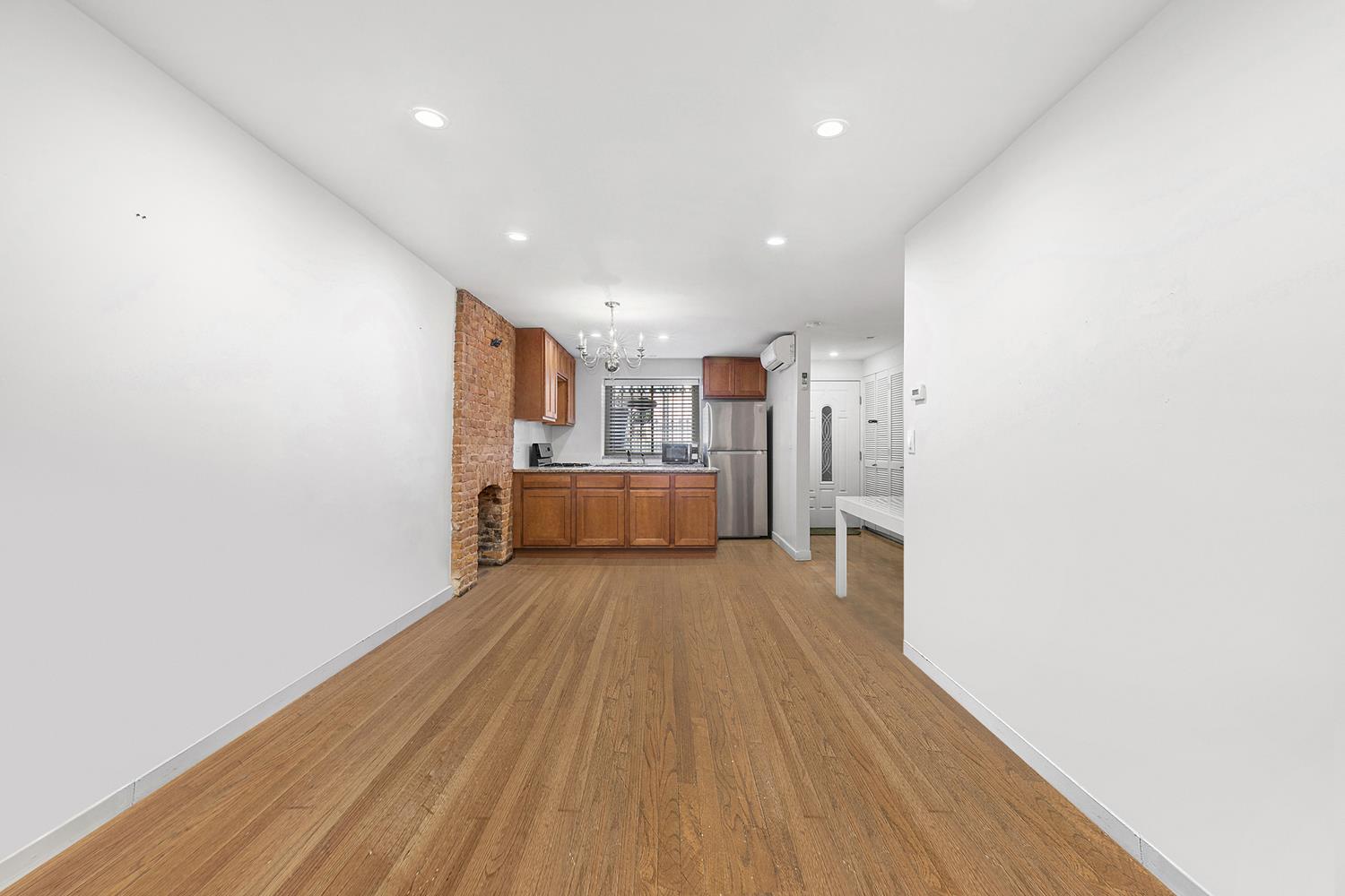 250 East 33rd Street Interior Photo