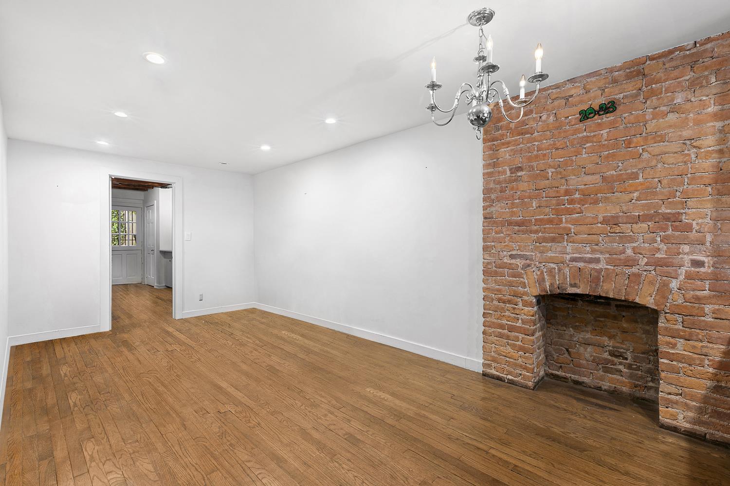 250 East 33rd Street Interior Photo