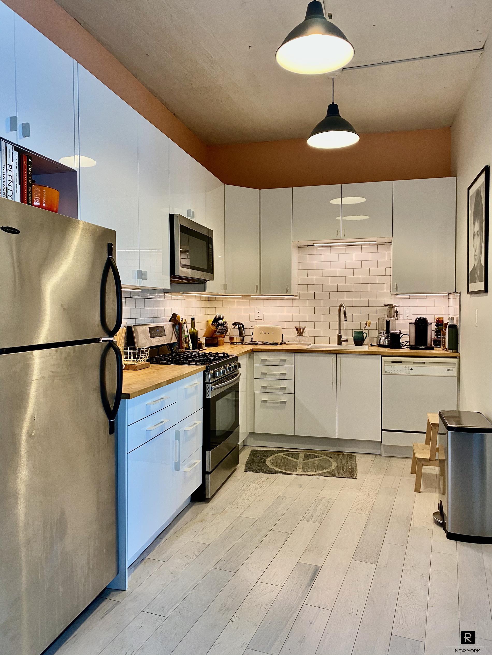 10 Bay Street Landing, Staten Island, NY, 10301 1 BR for sale