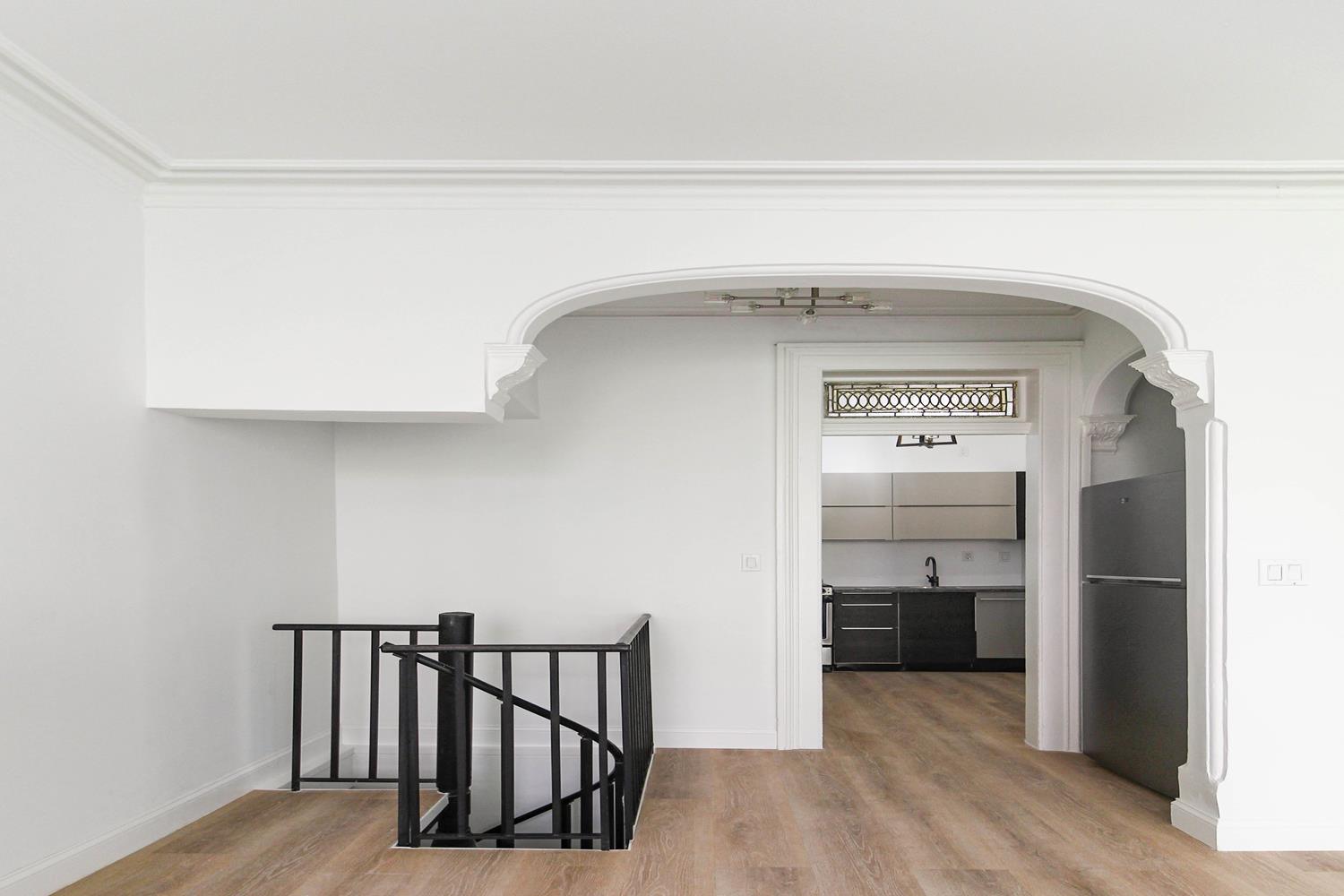 114 East 37th Street Interior Photo