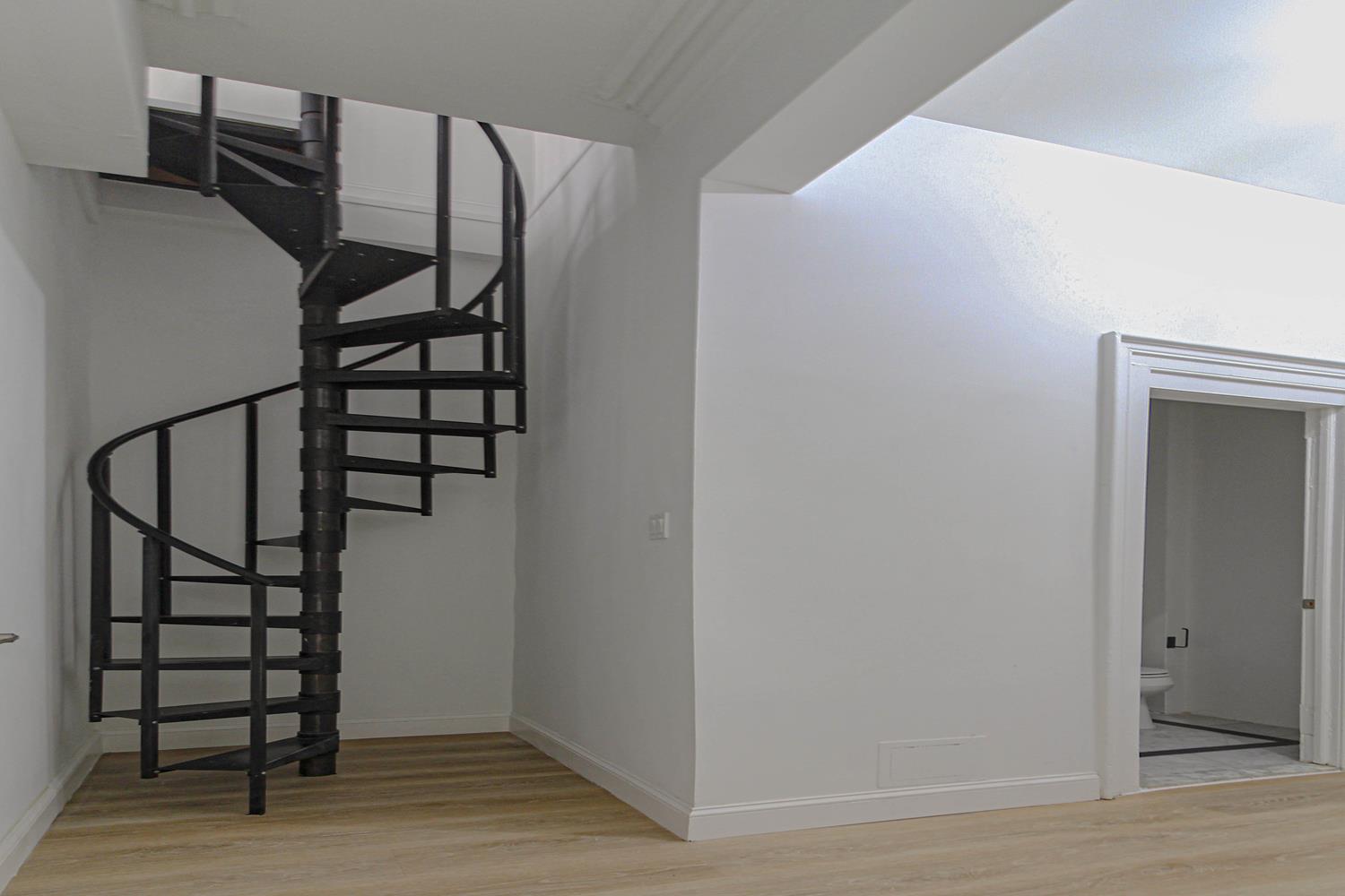 114 East 37th Street Interior Photo