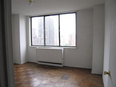 Say Hello to Magnificent Murray Hill located in a top doorman elevator building. Apartments offer superior light, huge rooms, many have a private balcony, overabundance of storage and closet spa