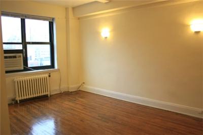 Very adorable 2 bedroom in the heart of Greenwich Village. Located in a doorman elevator building and only steps from the subway, this cannot be beat! Great views, peace and quiet... what more could y