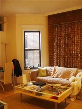 This naturally appealing apartment provides space and lots of optimizing rays of sun. There are countless fine restaurants nearby. You get the maximum square footage for this place. Its located in a t