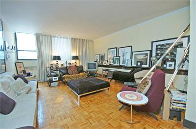 Located in the heart of the “New Downtown” this lavish 2 bedroom 2 bath home is brilliantly renovated with an amazing attention to detail.  The designer, the Head of Interiors for a famed internationa
