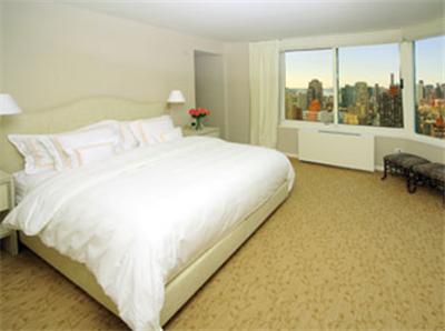 Sophisticated and elegant this building has a large selection of family-sized homes of up to 3- and 4-bedrooms and duplexes -- a rarity in Manhattan. The layouts flow beautifully from room to room, wi