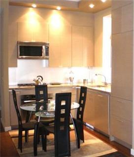 Union Square luxury full service building have it all: A great location. Unsurpassed style. Breathtaking views. Round-the-clock services. Plus an absolutely stunning selection of showcase apartments, 