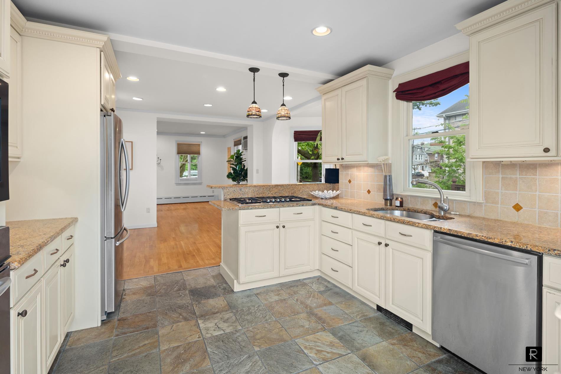 551 Minnieford Avenue Throgs Neck Bronx NY 10464