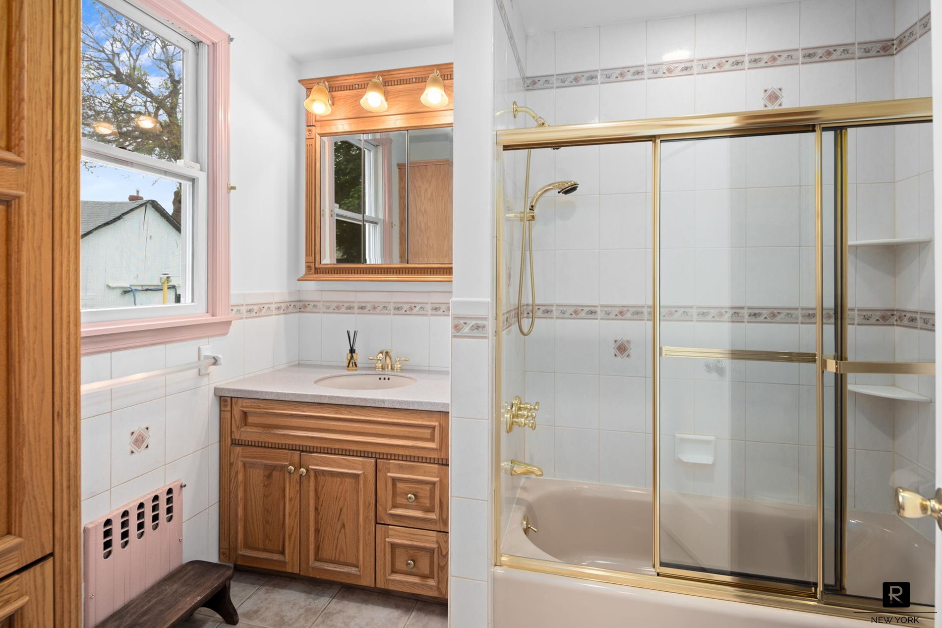 551 Minnieford Avenue Throgs Neck Bronx NY 10464