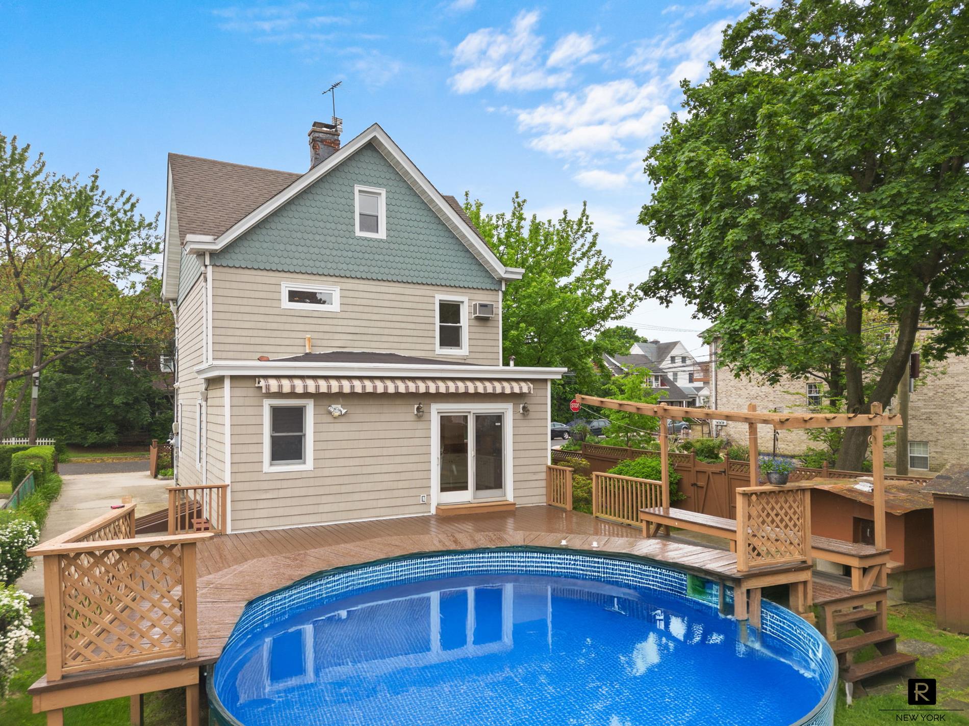 551 Minnieford Avenue Throgs Neck Bronx NY 10464