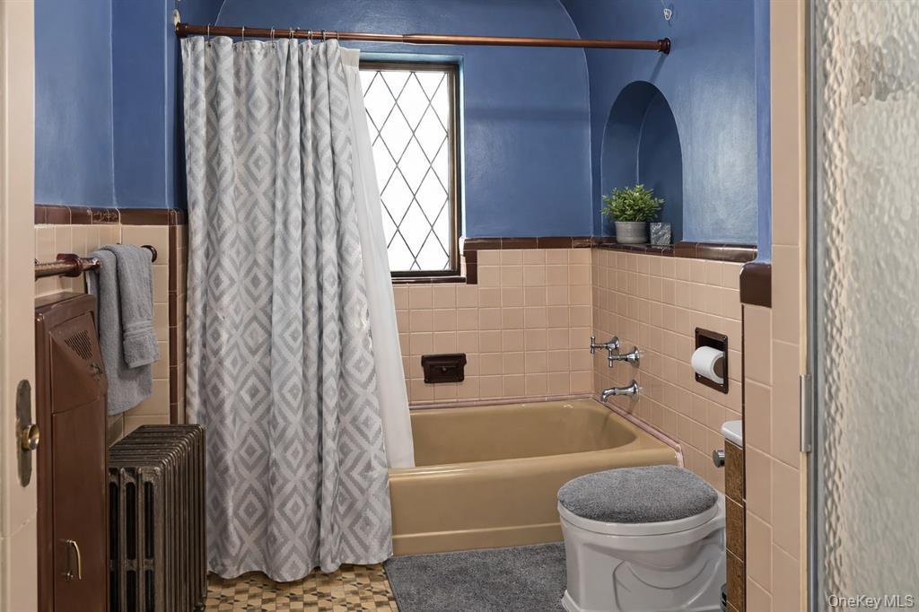 84-15 25th Avenue Jackson Heights Queens NY 11370