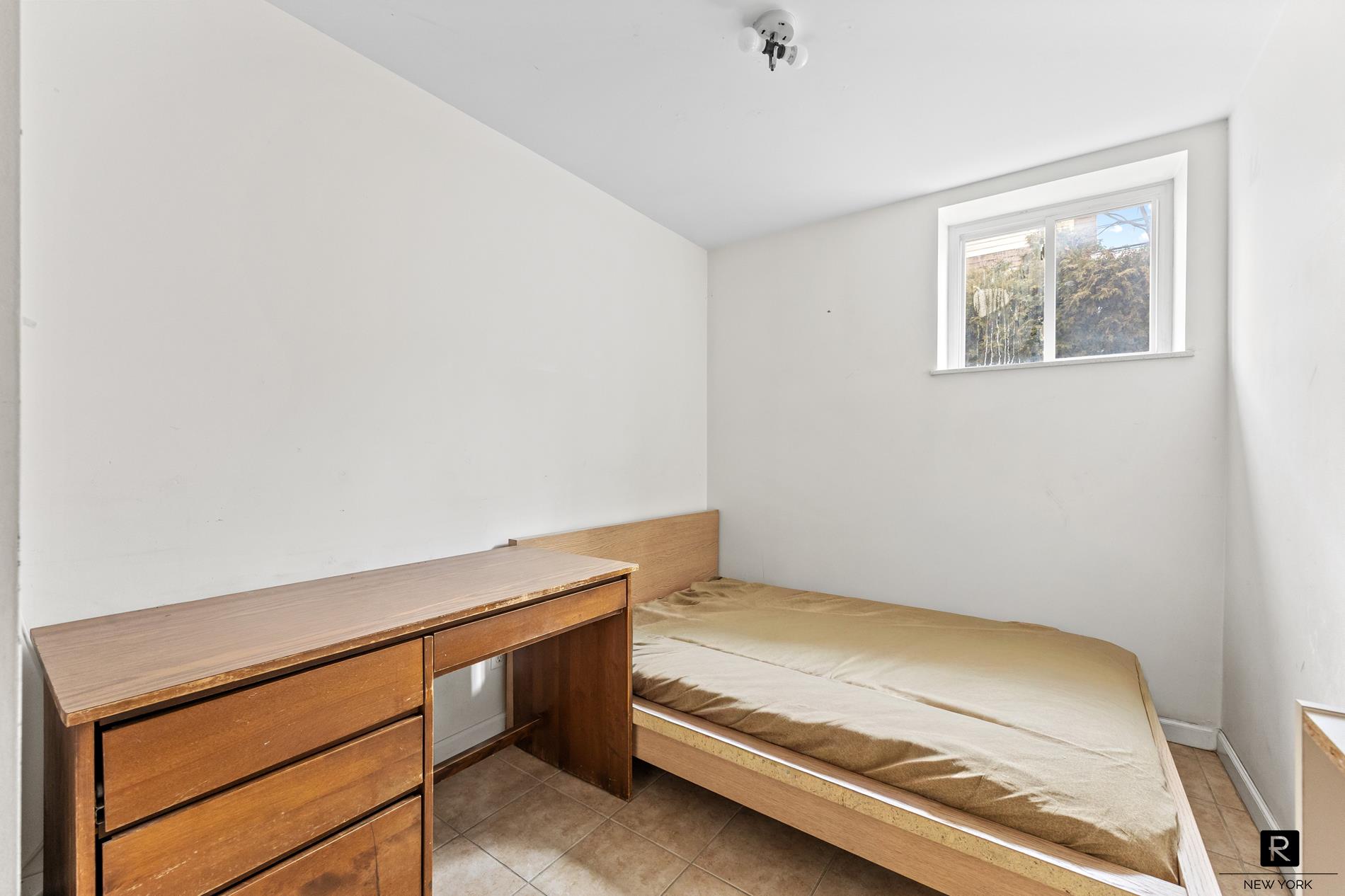 23-53 37th Street Long Island City Queens NY 11105