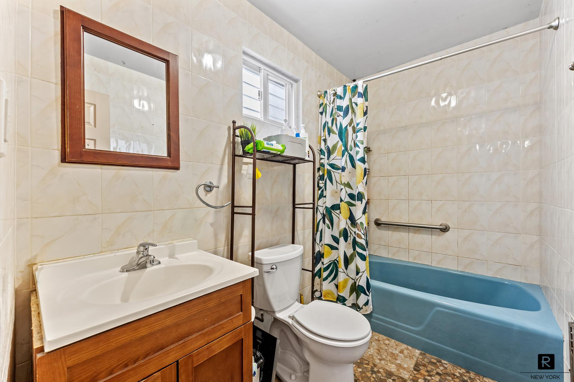 23-53 37th Street Long Island City Queens NY 11105