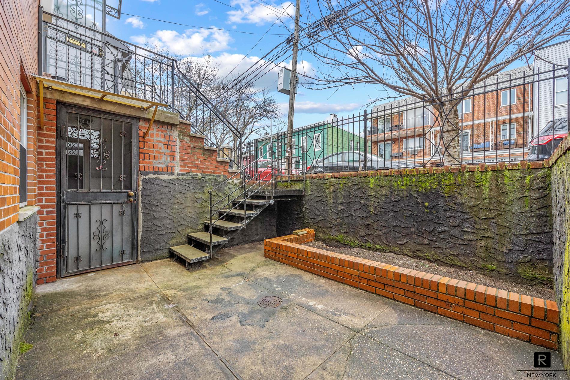 23-53 37th Street Long Island City Queens NY 11105