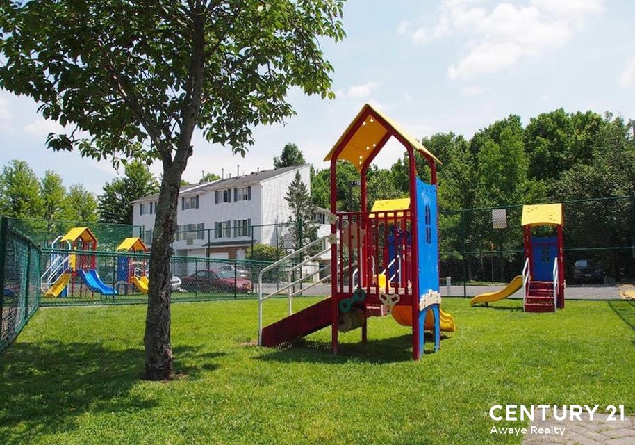 32 Aspen Knolls Way Arden Heights Staten Island NY 10312