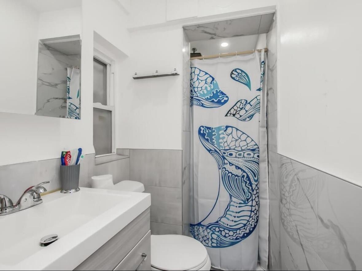 3219 Lurting Avenue Williamsbridge Bronx NY 10469