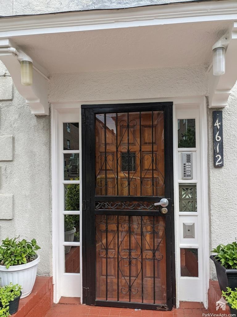 4612 Murdock Avenue Wakefield Bronx NY 10466