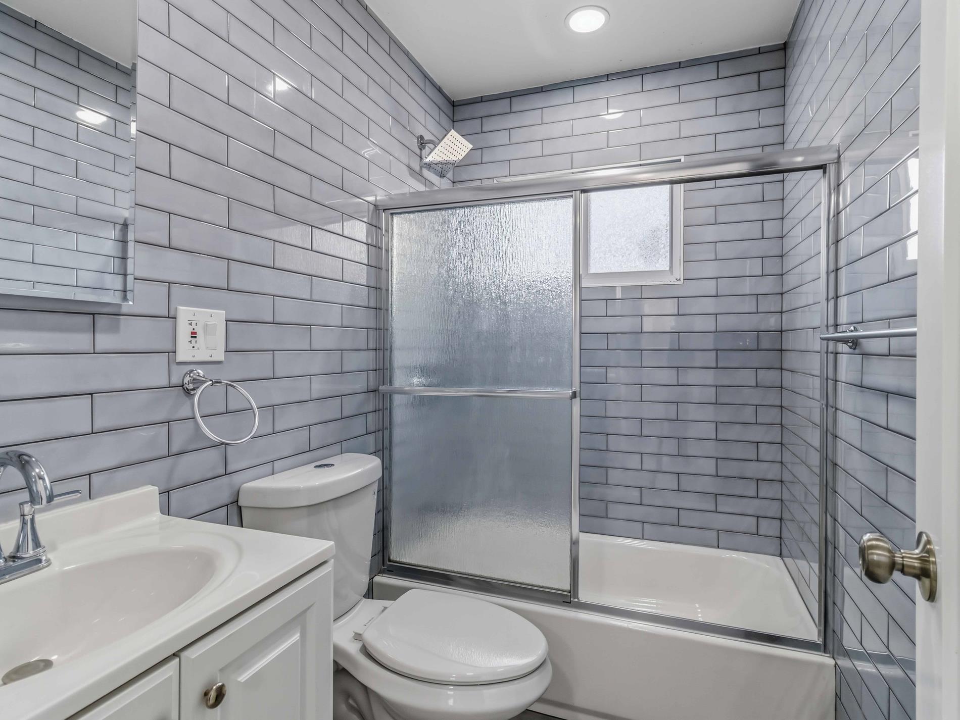 21-52 48th Street Steinway-Ditmars Queens NY 11105