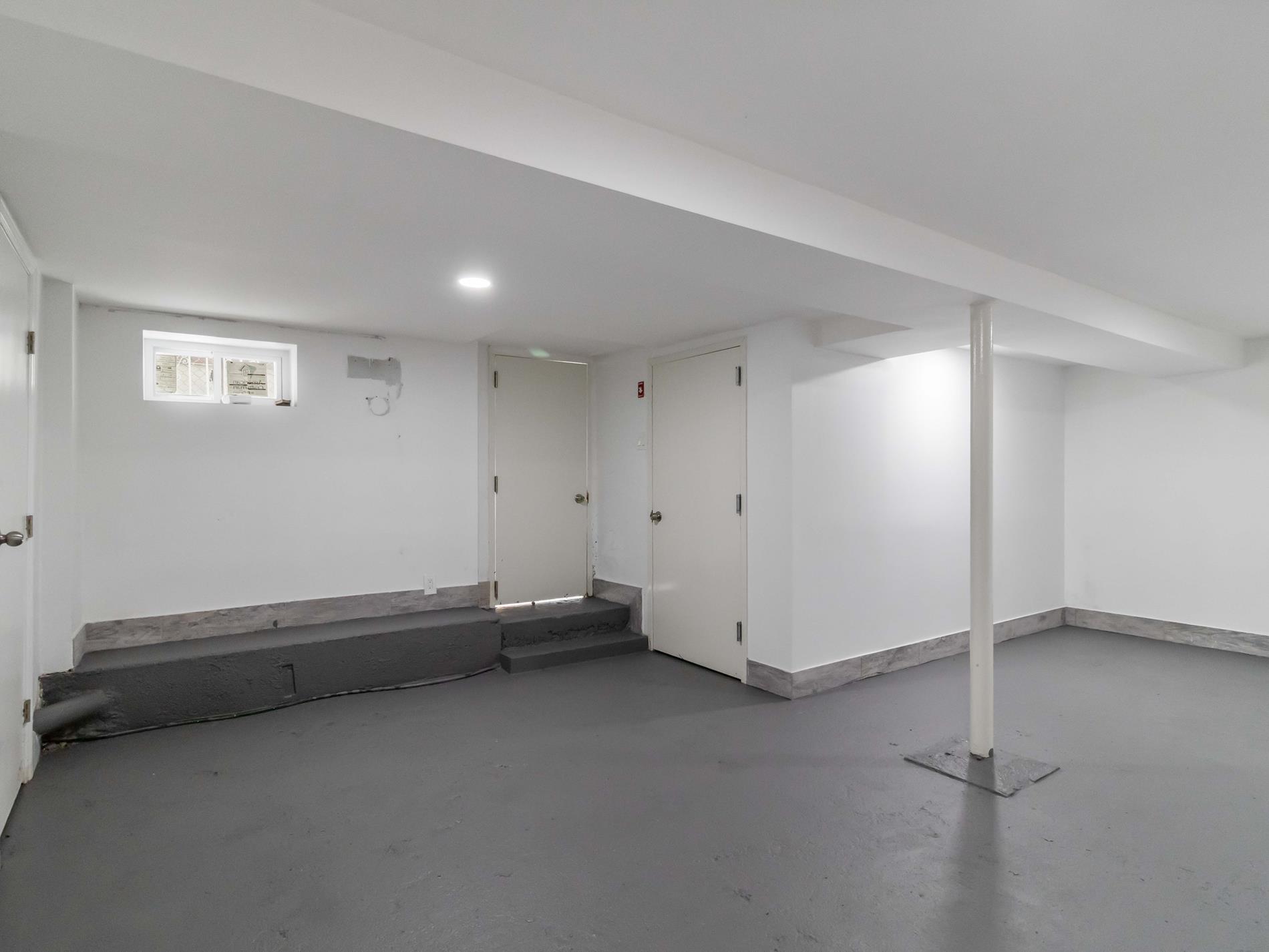 21-52 48th Street Steinway-Ditmars Queens NY 11105