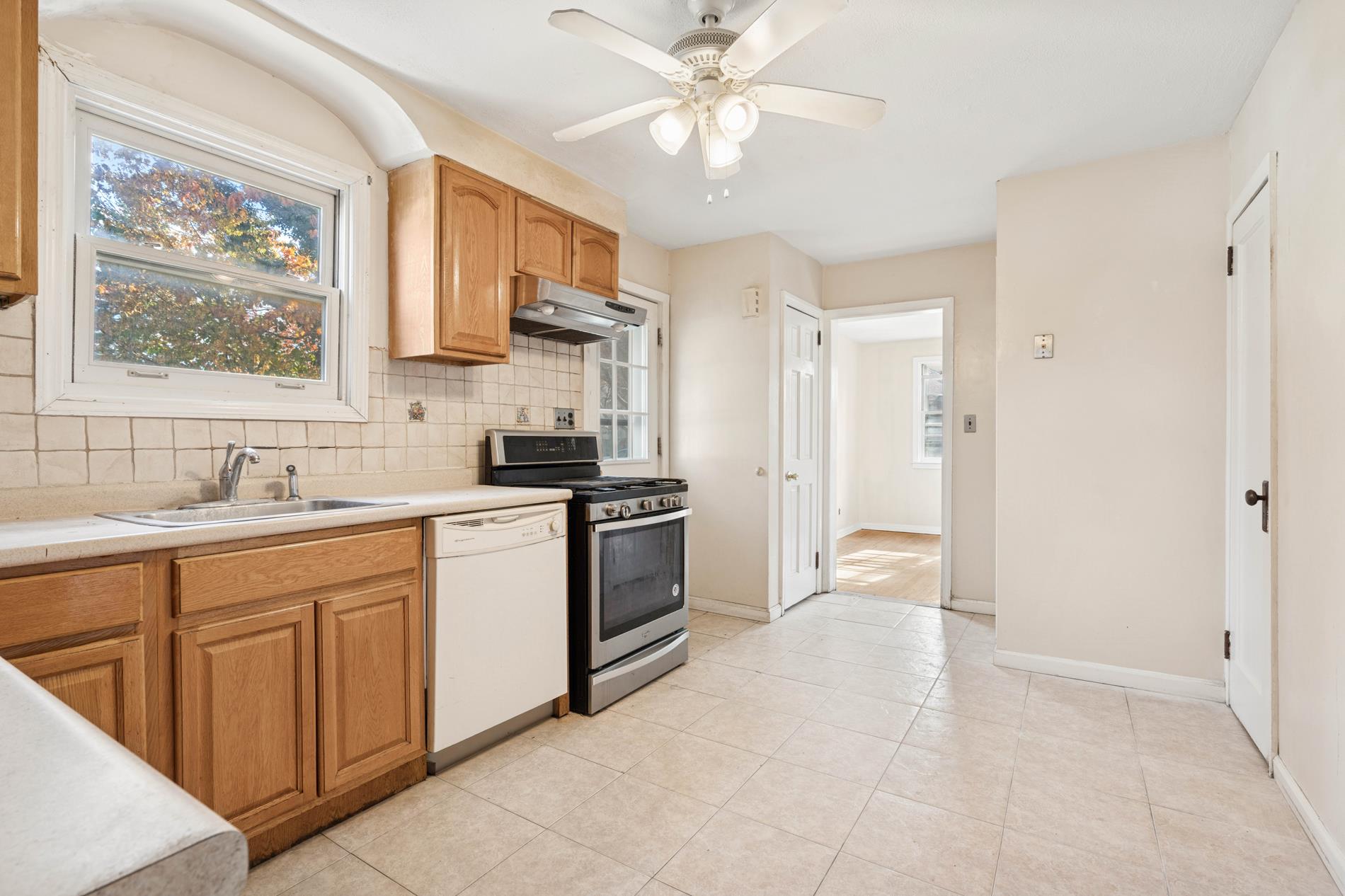 97 Westcott Blvd Westerleigh Staten Island NY 10314