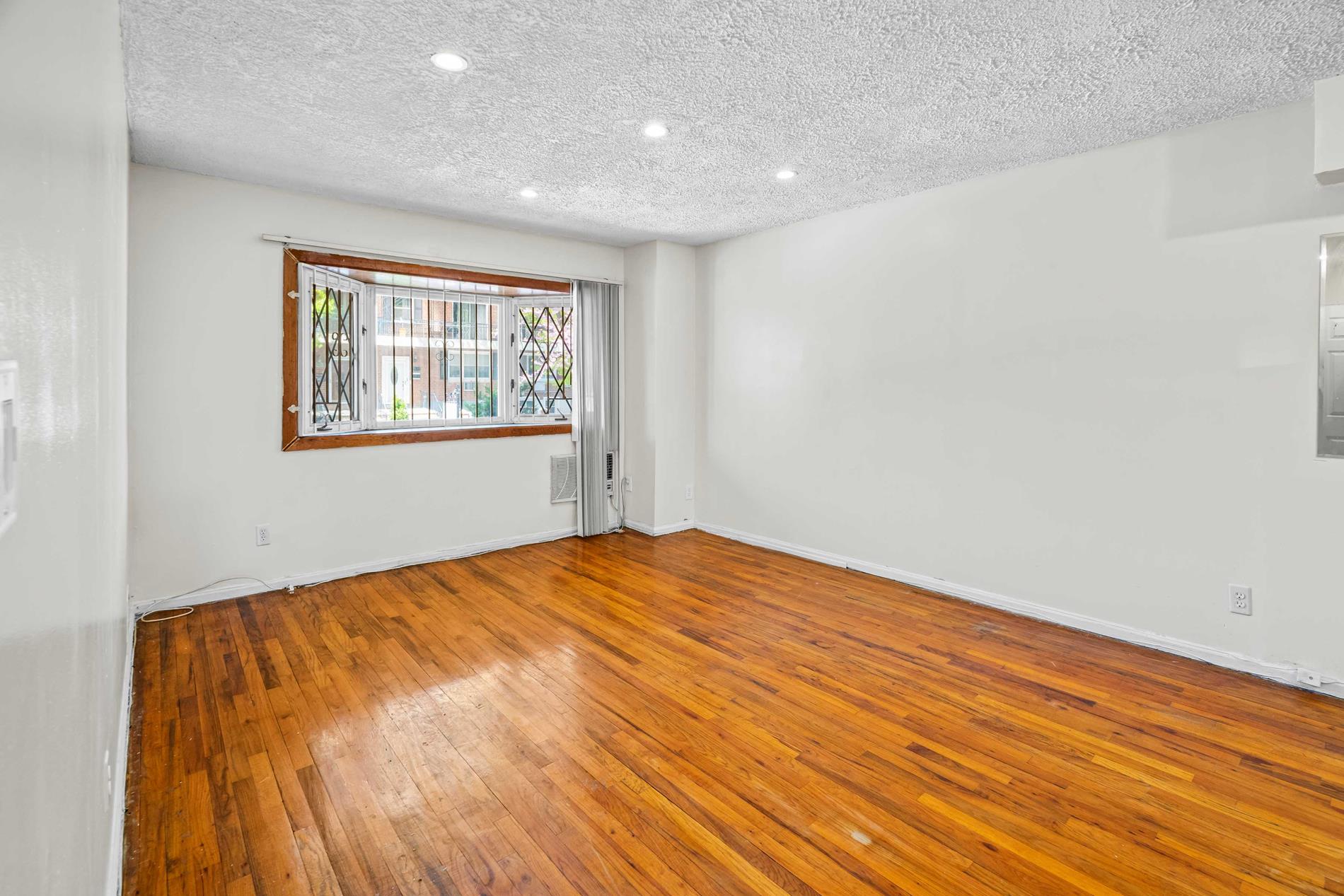 10516 Flatlands 4th Street Canarsie Brooklyn NY 11236