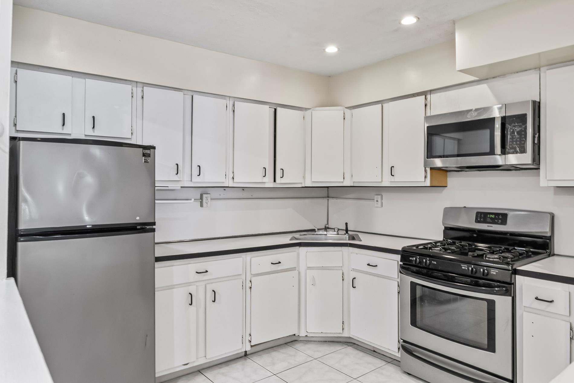 10516 Flatlands 4th Street Canarsie Brooklyn NY 11236
