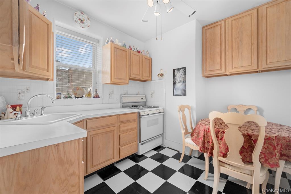 31-72 44th Street Astoria Queens NY 11103