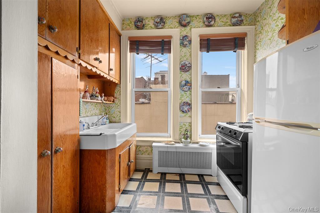 31-72 44th Street Astoria Queens NY 11103