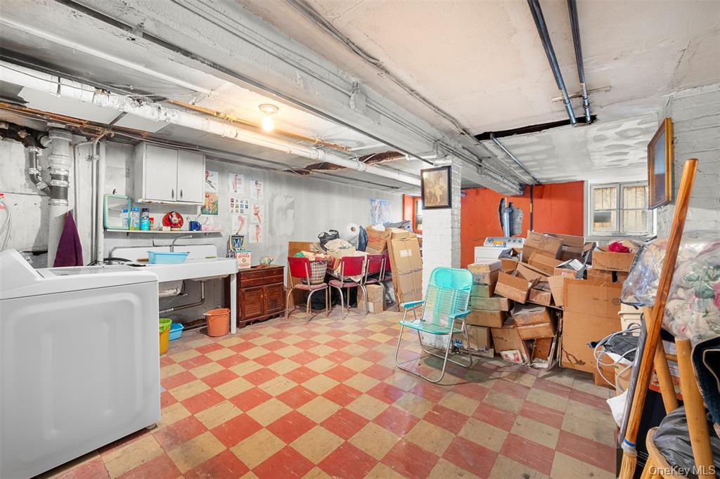 31-72 44th Street Astoria Queens NY 11103