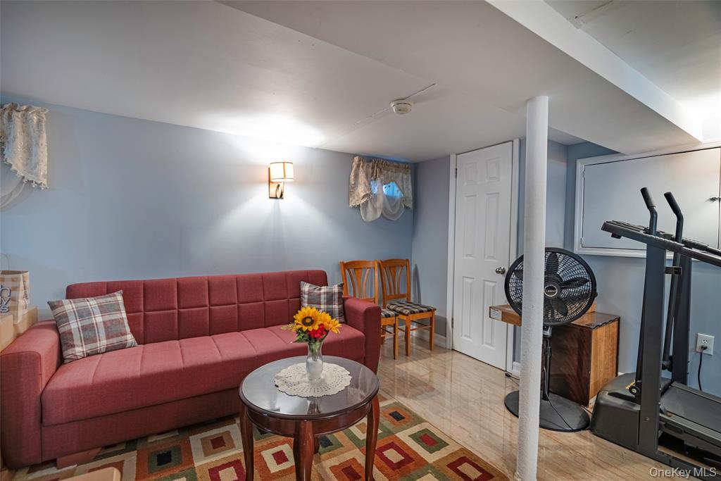 112-28 200th Street Hollis Queens NY 11412