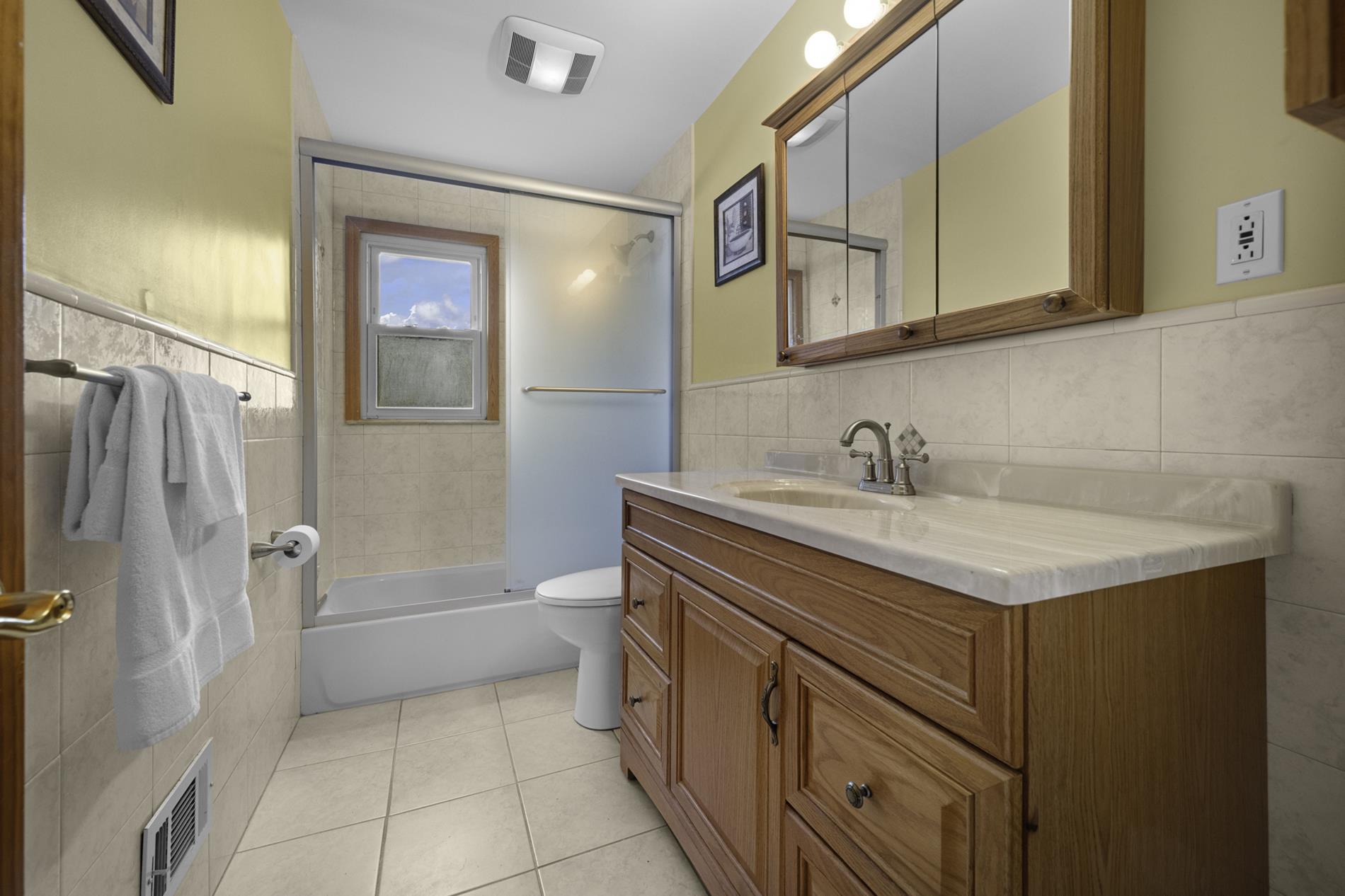 58-19 264th Street Little Neck Queens NY 11362
