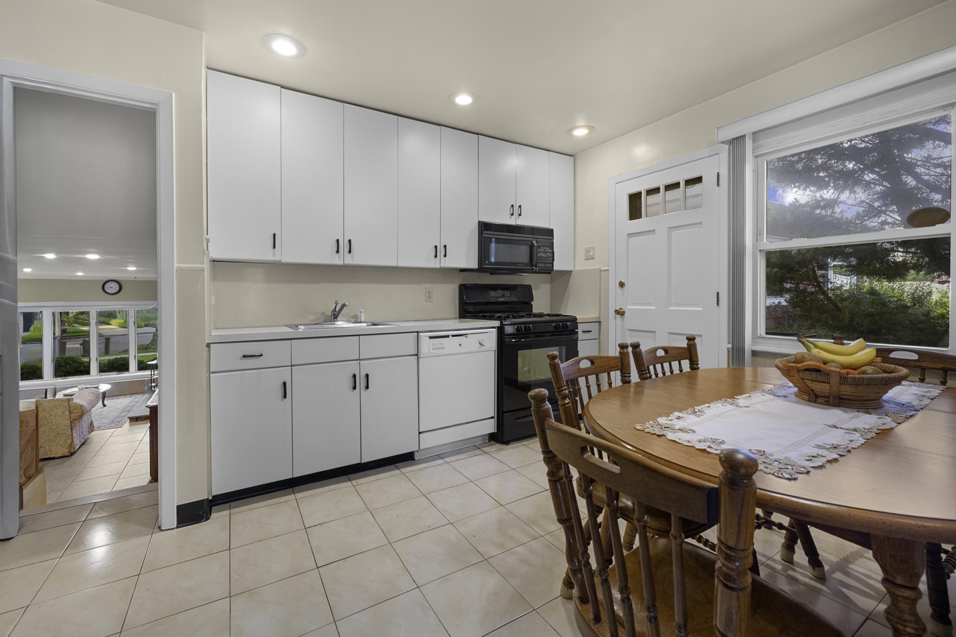 58-19 264th Street Little Neck Queens NY 11362