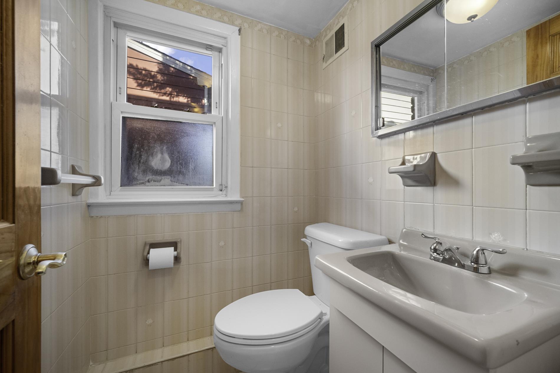 58-19 264th Street Little Neck Queens NY 11362