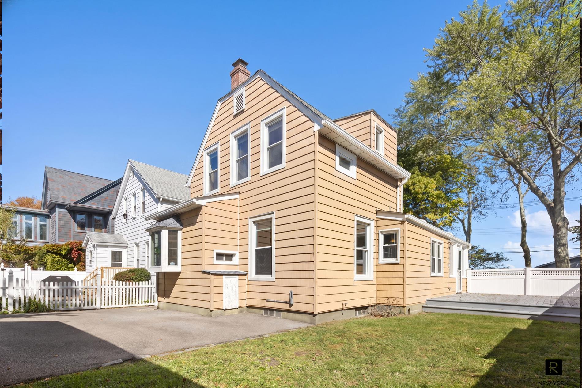 475 King Avenue City Island Bronx NY 10464