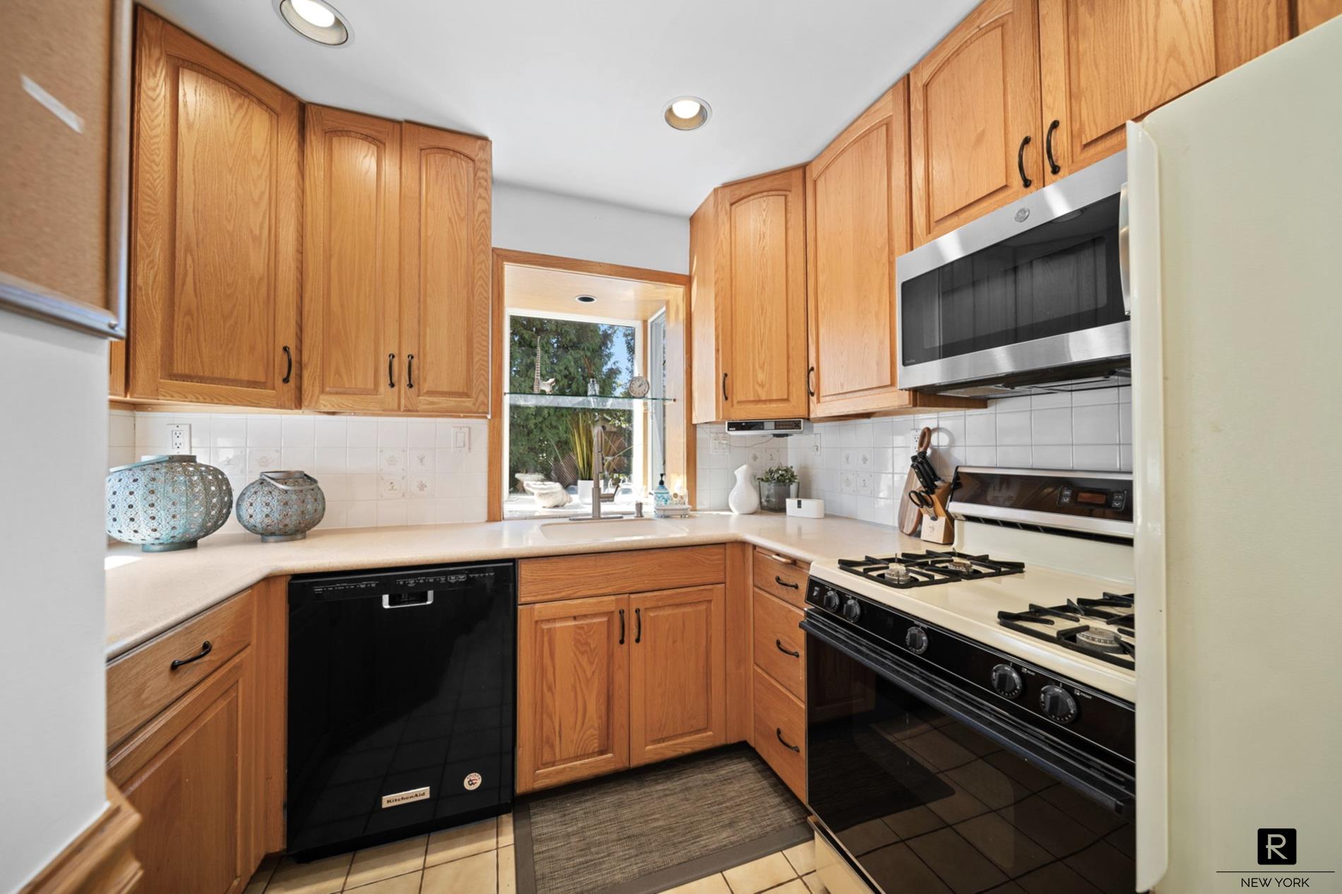 475 King Avenue City Island Bronx NY 10464