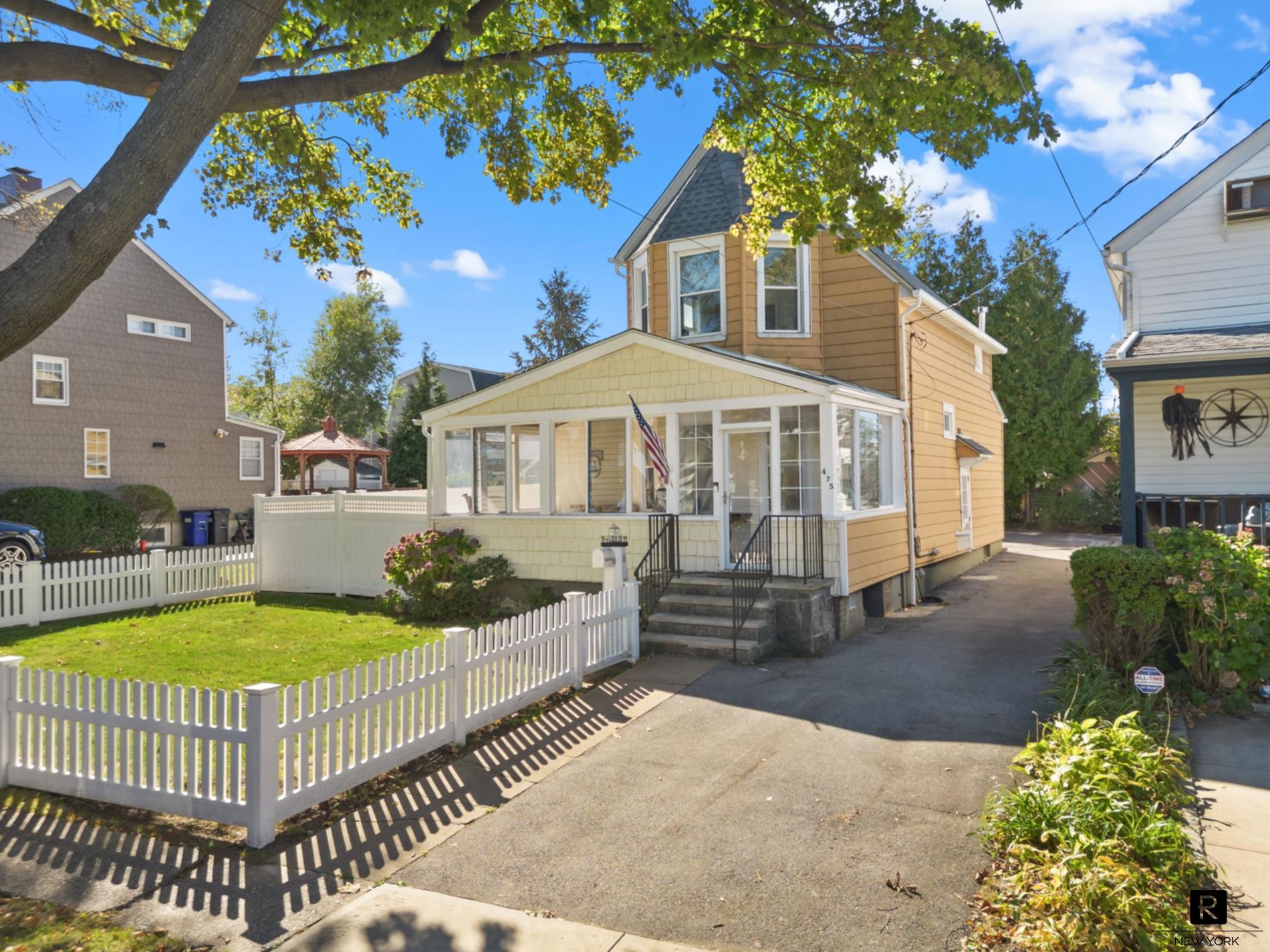 475 King Avenue City Island Bronx NY 10464
