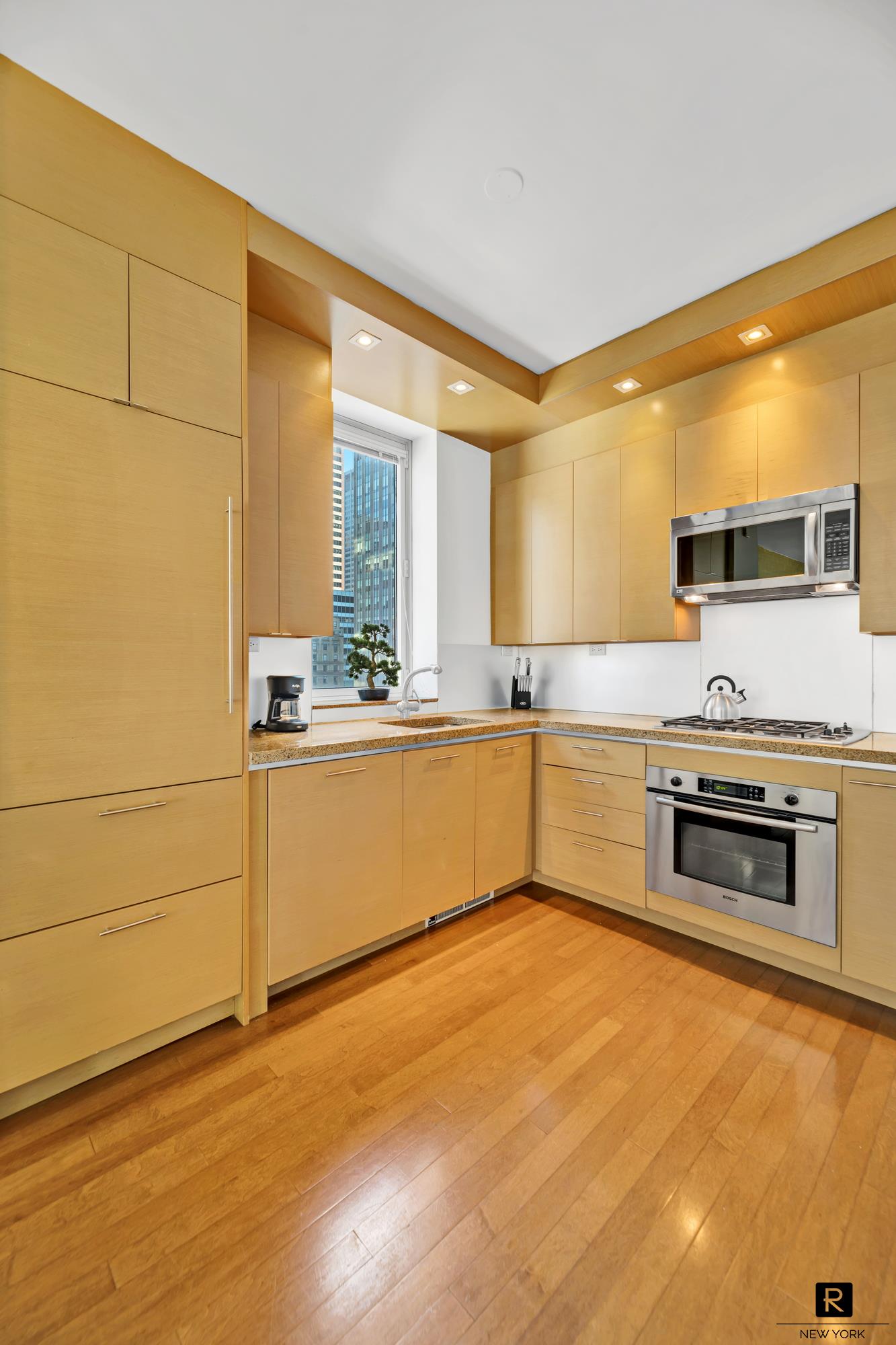 1600 Broadway Midtown West New York NY 10019