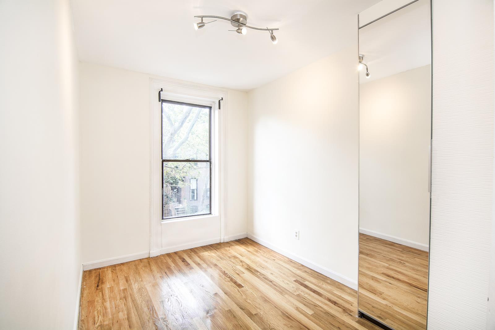 17 Carlton Avenue, #2