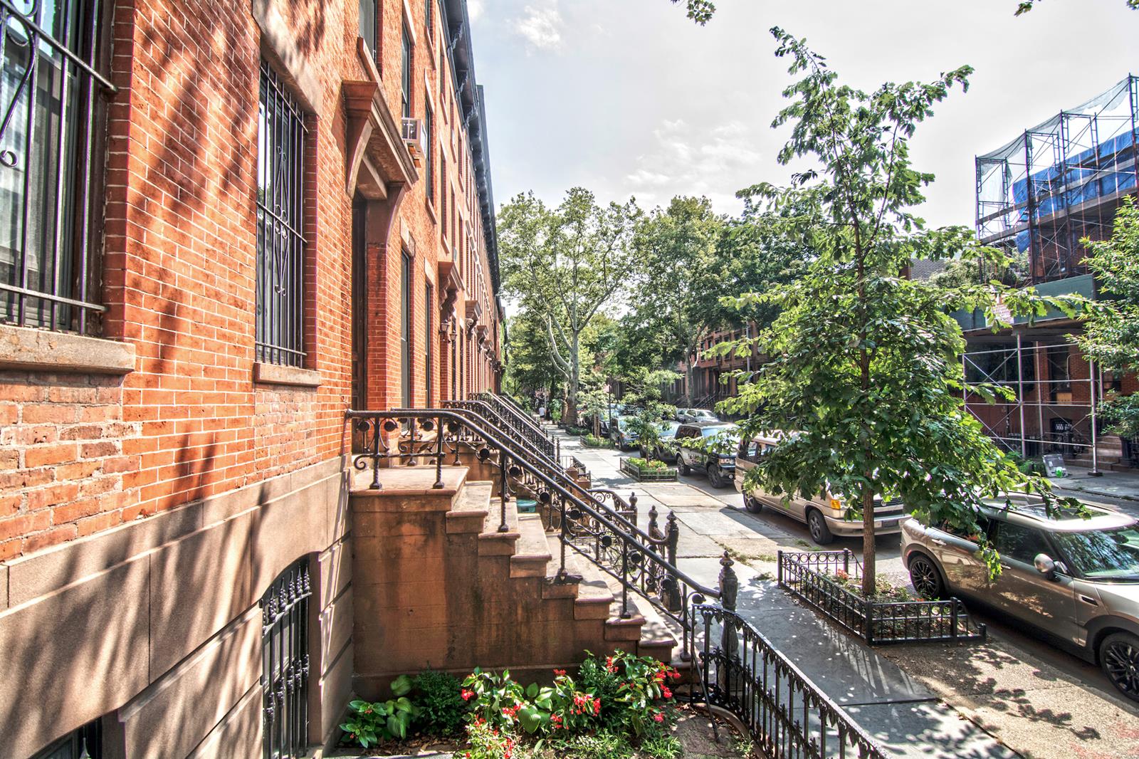 17 Carlton Avenue, #2