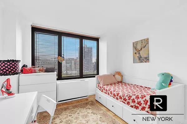 330 East 38th Street, #25N