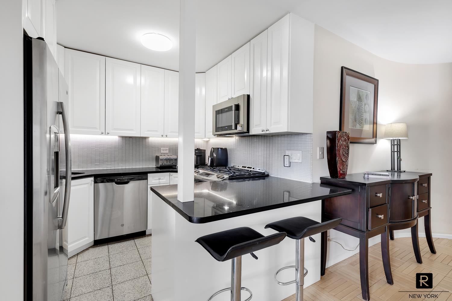 330 East 38th Street, #25N