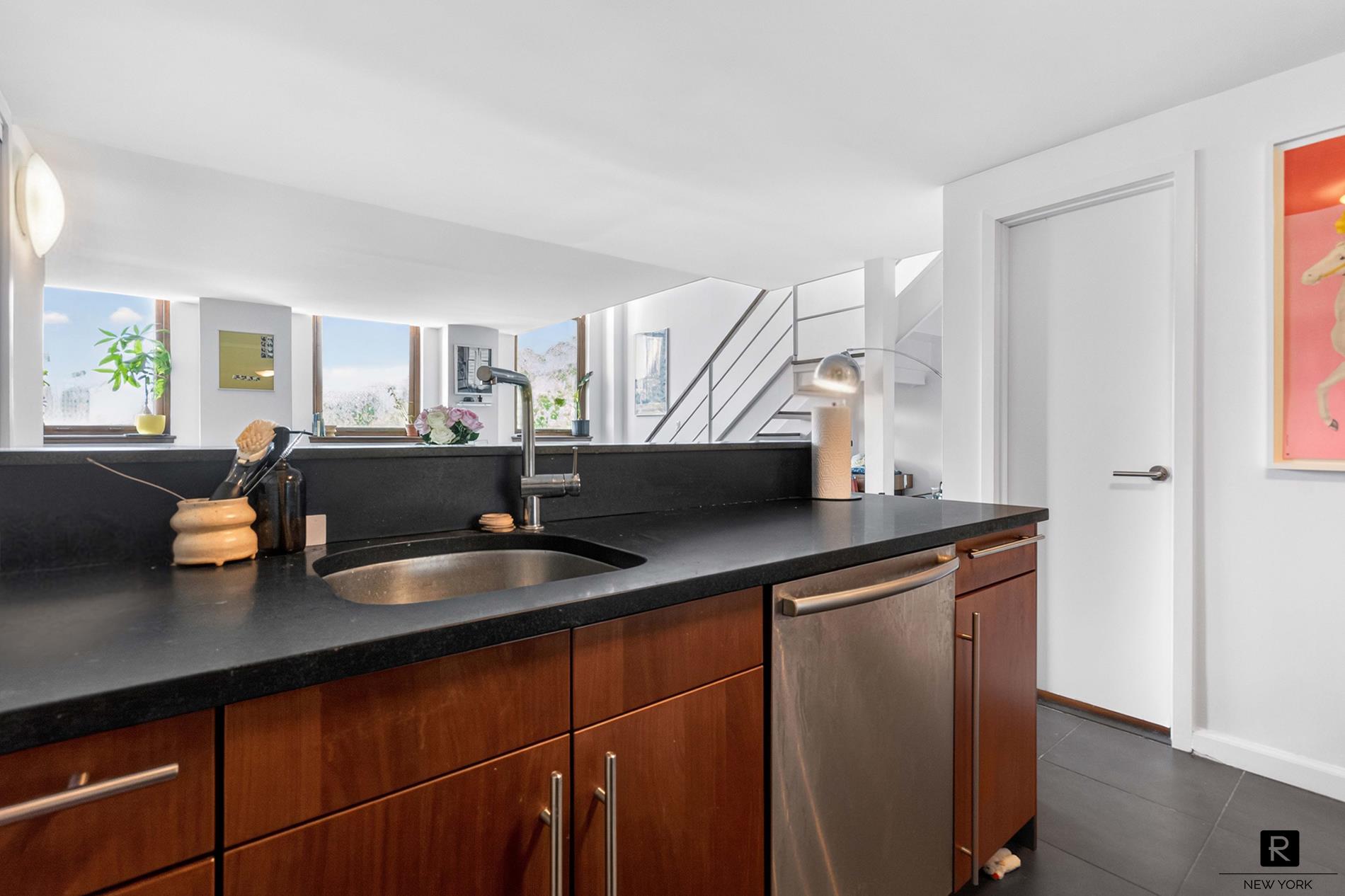 305 Second Avenue Gramercy Park New York NY 10003